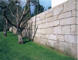 Muro de Pedra Bruta - Estância Pedras